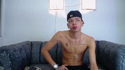 Snapshot of harry_jhonsonn chatting on 02-06-25, 04:42 Harry online show from 02-06-25, 04:42