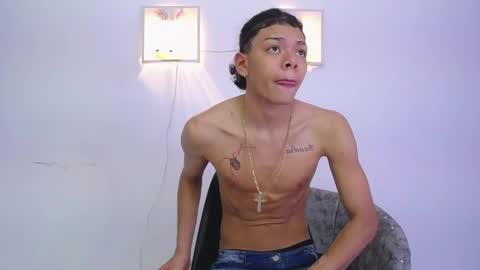 Snapshot of harry_jhonsonn chatting on 02-19-25, 01:40 Harry online show from 02-19-25, 01:40