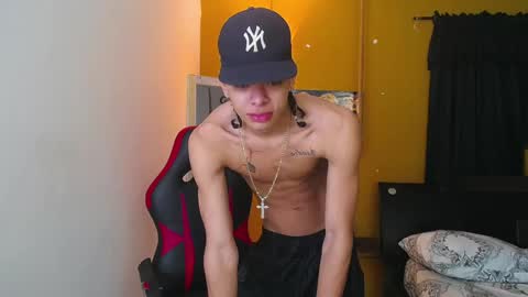 Snapshot of harry_jhonsonn chatting on 02-27-25, 04:52 Harry online show from 02-27-25, 04:52