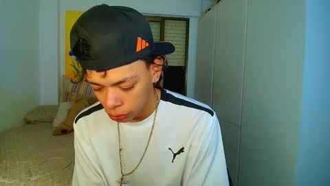 Snapshot of harry_jhonsonn chatting on 09-15-25, 02:39 Harry online show from 09-15-25, 02:39