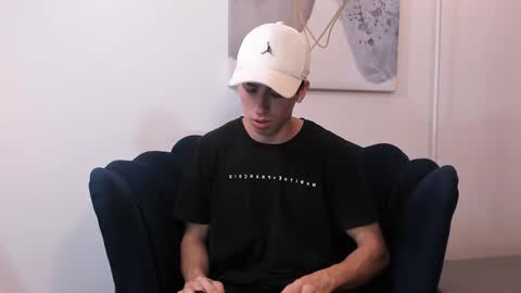 Snapshot of harry_klein chatting on 10-12-25, 02:43 H K online show from 10-12-25, 02:43