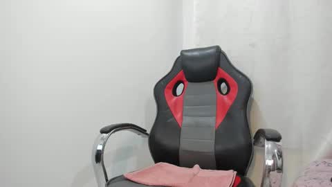 Snapshot of harrydaviss chatting on 11-12-25, 07:13 alpha online show from 11-12-25, 07:13