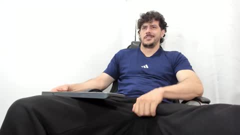 Snapshot of harrydaviss chatting on 01-12-26, 07:19 alpha online show from 01-12-26, 07:19