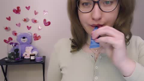 Snapshot of hartfoxx chatting on 02-11-25, 10:18 hartfoxx online show from 02-11-25, 10:18