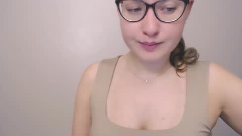 Snapshot of hartfoxx chatting on 10-13-25, 09:59 hartfoxx online show from 10-13-25, 09:59