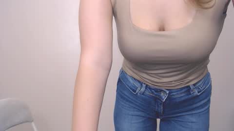 Snapshot of hartfoxx chatting on 10-18-25, 10:32 hartfoxx online show from 10-18-25, 10:32