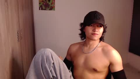 Snapshot of haru_boi chatting on 06-10-26, 04:34 Haru online show from 06-10-26, 04:34