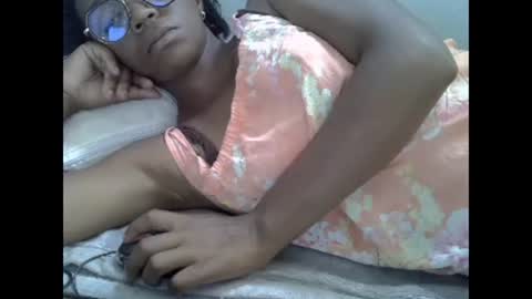 Snapshot of harysette chatting on 01-08-25, 12:05 harysette online show from 01-08-25, 12:05