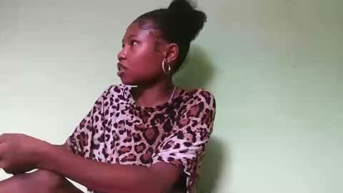 Snapshot of hasleyinah chatting on 03-04-26, 08:53 hasleyinah online show from 03-04-26, 08:53