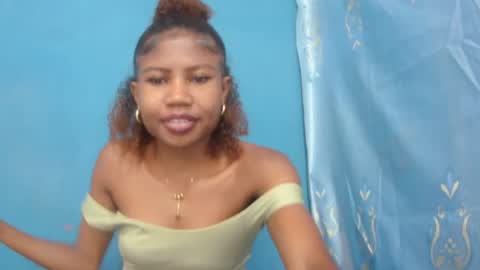 Snapshot of hasleyinah chatting on 06-24-26, 07:07 hasleyinah online show from 06-24-26, 07:07