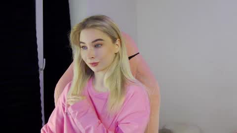 Anna online show from 07-16-26, 07:42