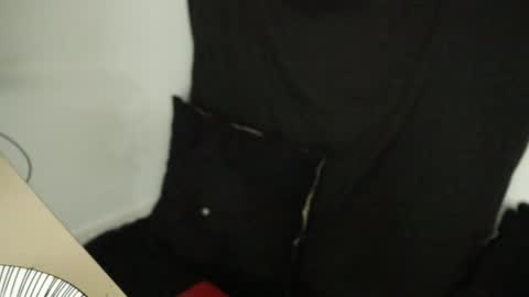 More content   2   online show from 02-05-25, 04:06