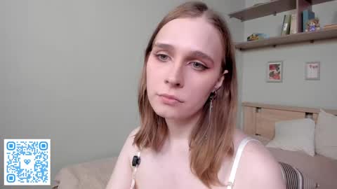 Mia online show from 04-30-26, 02:23