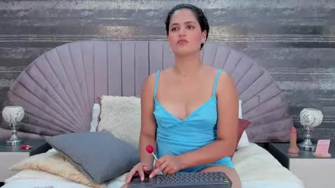 Snapshot of hayli_monroee chatting on 05-09-26, 01:05 Hayli online show from 05-09-26, 01:05
