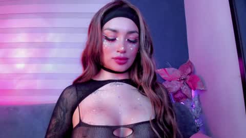 Snapshot of hazeeell chatting on 01-10-25, 11:08 Marie online show from 01-10-25, 11:08