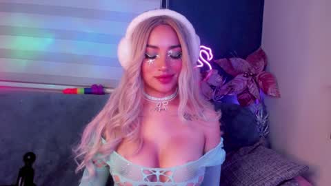 Snapshot of hazeeell chatting on 01-13-25, 12:30 Marie online show from 01-13-25, 12:30