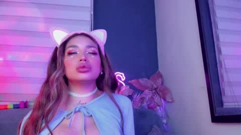 Snapshot of hazeeell chatting on 01-26-25, 03:38 Marie online show from 01-26-25, 03:38