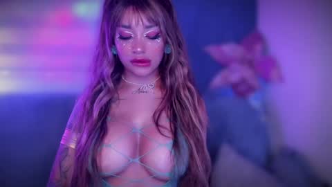 Snapshot of hazeeell chatting on 02-01-25, 01:23 Marie online show from 02-01-25, 01:23