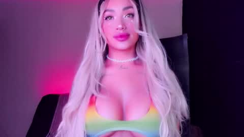 Snapshot of hazeeell chatting on 10-04-25, 12:52 Marie online show from 10-04-25, 12:52