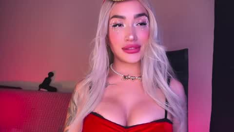 Snapshot of hazeeell chatting on 11-11-25, 04:23 Marie online show from 11-11-25, 04:23