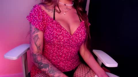 Snapshot of hazeeell chatting on 01-17-26, 03:22 Marie online show from 01-17-26, 03:22