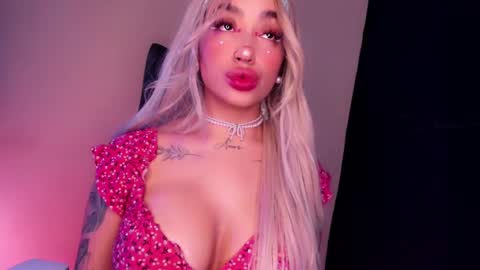 Snapshot of hazeeell chatting on 02-01-26, 05:06 Marie online show from 02-01-26, 05:06