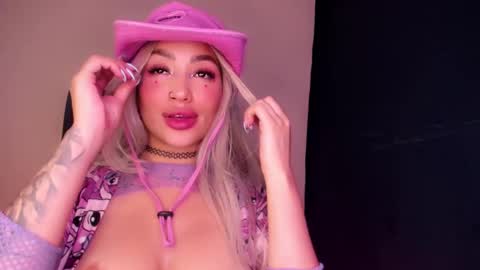 Snapshot of hazeeell chatting on 02-15-26, 07:51 Marie online show from 02-15-26, 07:51