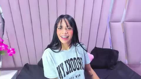 Snapshot of hazel_18_ chatting on 11-21-25, 03:00 hazel_18_ online show from 11-21-25, 03:00