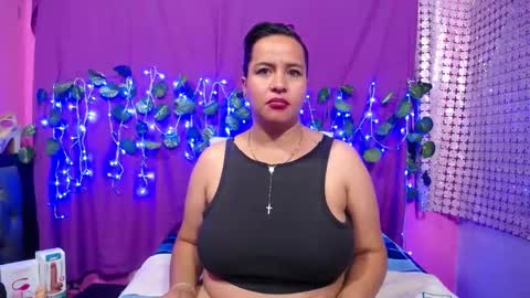 Snapshot of hazel_34 chatting on 02-13-25, 12:35 hazel online show from 02-13-25, 12:35