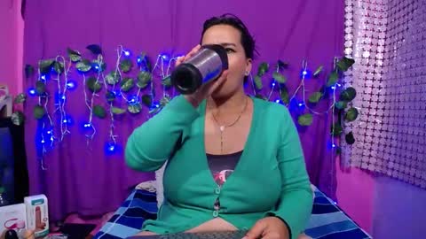 Snapshot of hazel_34 chatting on 02-14-25, 12:30 hazel online show from 02-14-25, 12:30