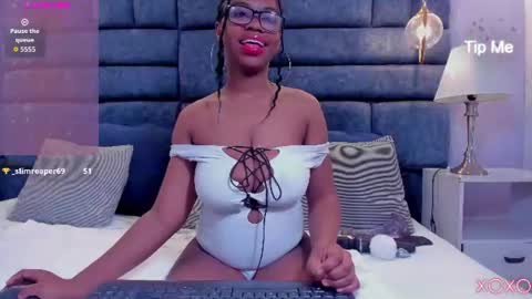 hazel_lanee online show from 06-22-26, 05:48
