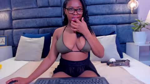 hazel_lanee online show from 07-06-26, 02:19