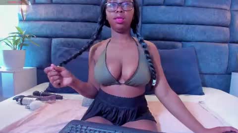 hazel_lanee online show from 07-20-26, 04:16