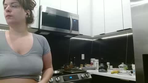 Hazel online show from 04-21-26, 01:39