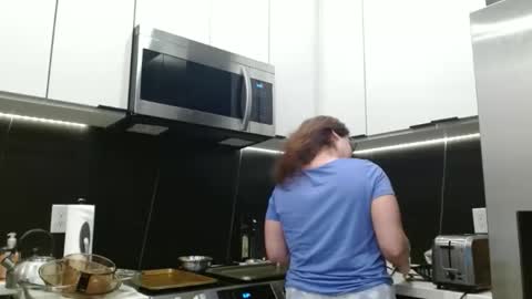 Hazel online show from 04-24-26, 03:25