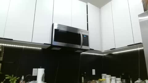 Hazel online show from 04-25-26, 02:36