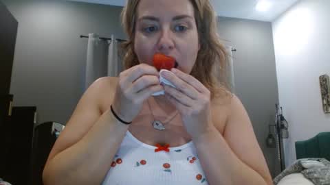 Snapshot of hazel_skye chatting on 07-16-26, 05:30 Hazel online show from 07-16-26, 05:30