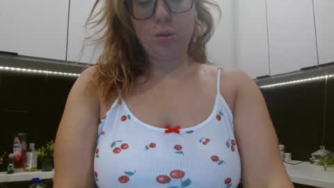 Snapshot of hazel_skye chatting on 07-31-26, 12:48 Hazel online show from 07-31-26, 12:48