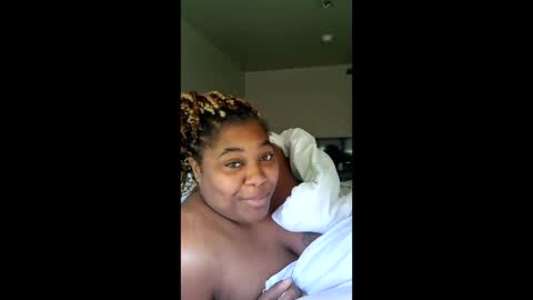 hazelba3 online show from 04-26-26, 03:32