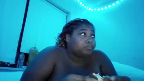 hazelba3 online show from 04-27-26, 04:32