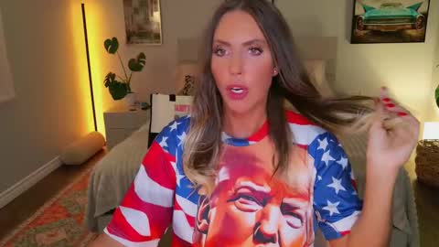 Snapshot of hazeleo chatting on 03-09-25, 05:55 Hazeleo online show from 03-09-25, 05:55