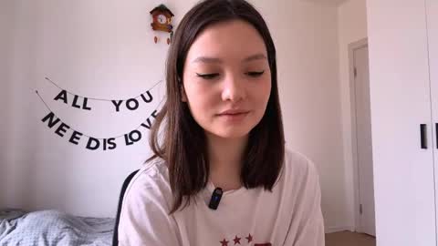 Snapshot of hazelhartshorn chatting on 05-01-26, 10:09 Kira online show from 05-01-26, 10:09