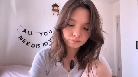Snapshot of hazelhartshorn chatting on 05-02-26, 09:47 Kira online show from 05-02-26, 09:47