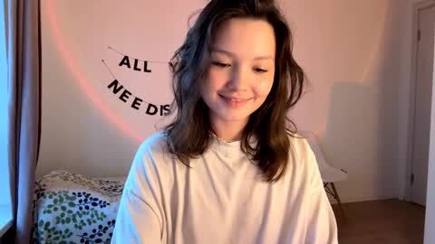 Snapshot of hazelhartshorn chatting on 05-31-26, 06:09 Kira online show from 05-31-26, 06:09