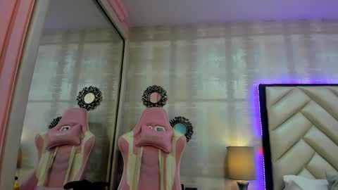 Snapshot of hazelmoret chatting on 09-17-25, 11:34 HazelMoret online show from 09-17-25, 11:34