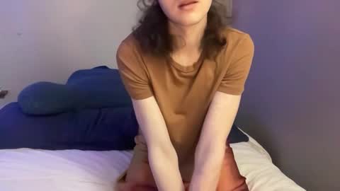 Snapshot of hazelpeppermint chatting on 02-03-26, 01:04 Hazel online show from 02-03-26, 01:04