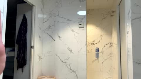 Snapshot of hb2283 chatting on 02-01-25, 12:51 h babe online show from 02-01-25, 12:51