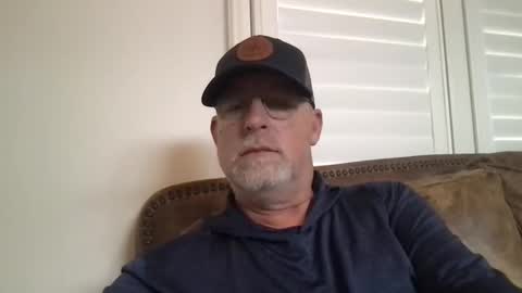 Snapshot of hdeuce22 chatting on 02-11-26, 06:35 Hdeuce22 online show from 02-11-26, 06:35