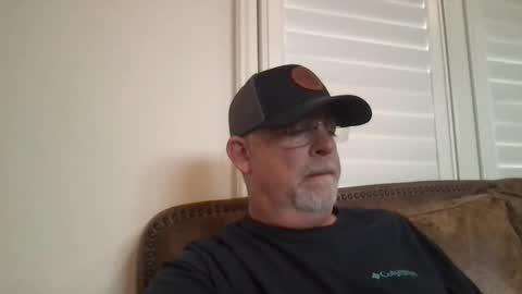 Snapshot of hdeuce22 chatting on 02-18-26, 04:25 Hdeuce22 online show from 02-18-26, 04:25