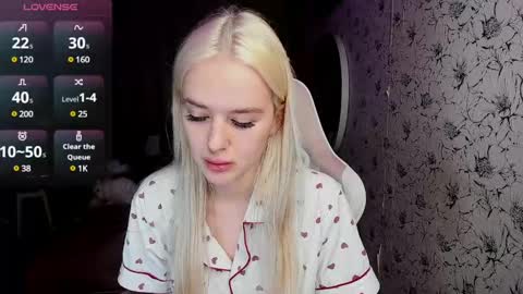Valeria online show from 01-26-25, 01:04